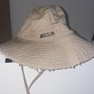 Jacquemus bucket hat